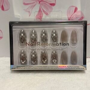 Nail Reformation Disco Checkered Almond Press On Nails Kit With Glue & Tools‎